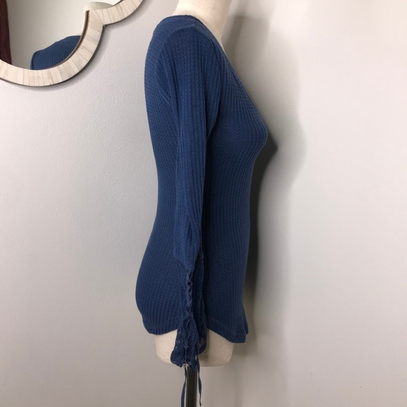 William Rast Blue Thermal Lace Sleeve Top - Picture 4 of 5